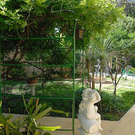 B&B Tiburtina Garden-2